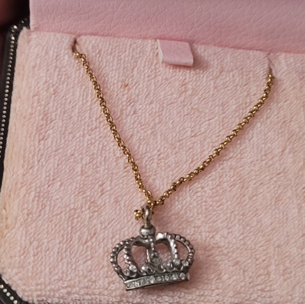 Juicy Couture Queens Crown Necklace